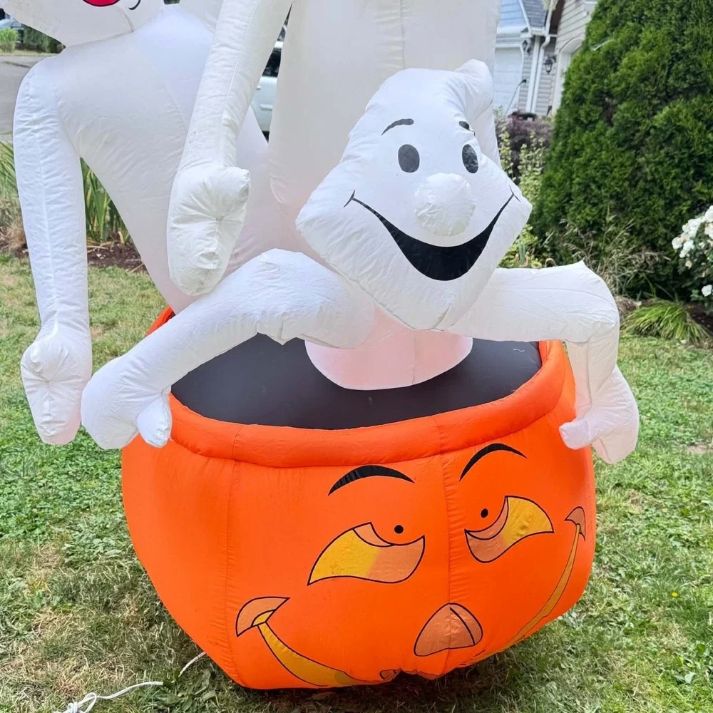 Gemmy air blown inflatable 8 ft Tall Halloween‎ yard Decore 3 Ghosts In pumpkin